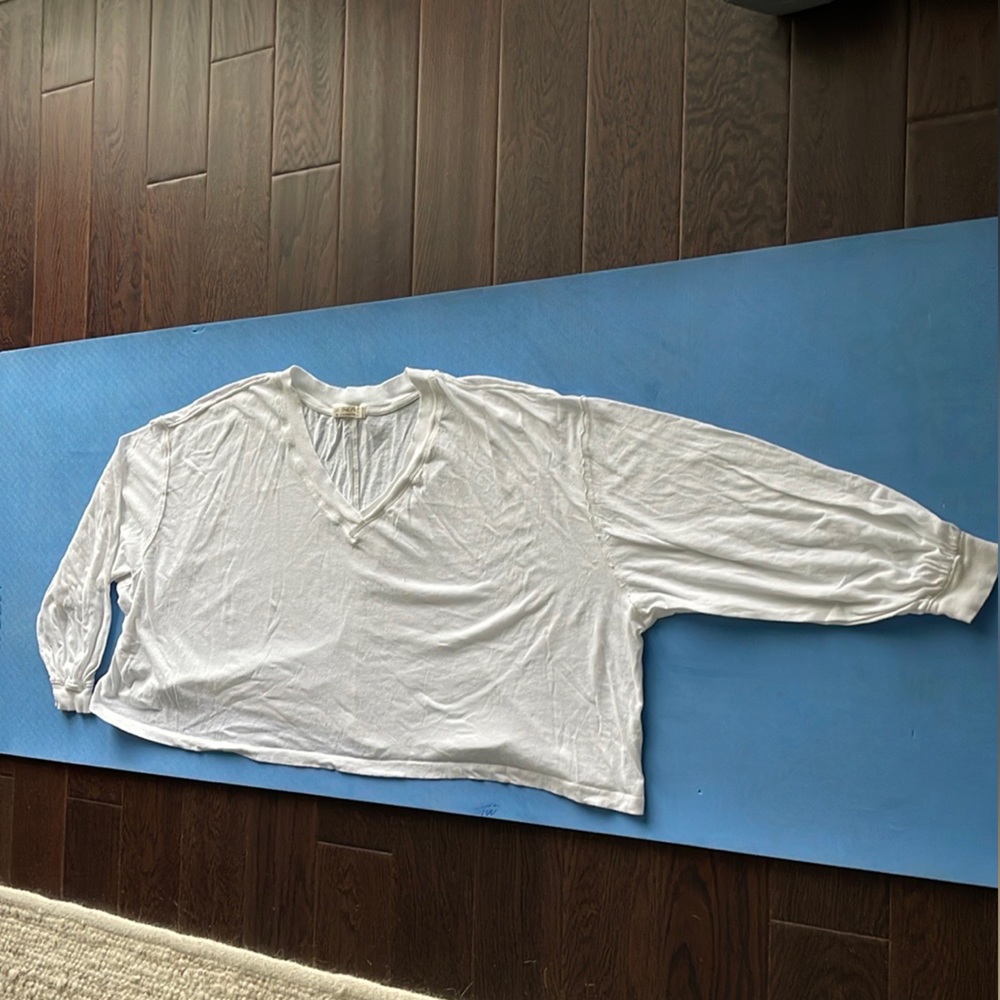 We the Free white oversized cropped long sleeve tee, sz. S.